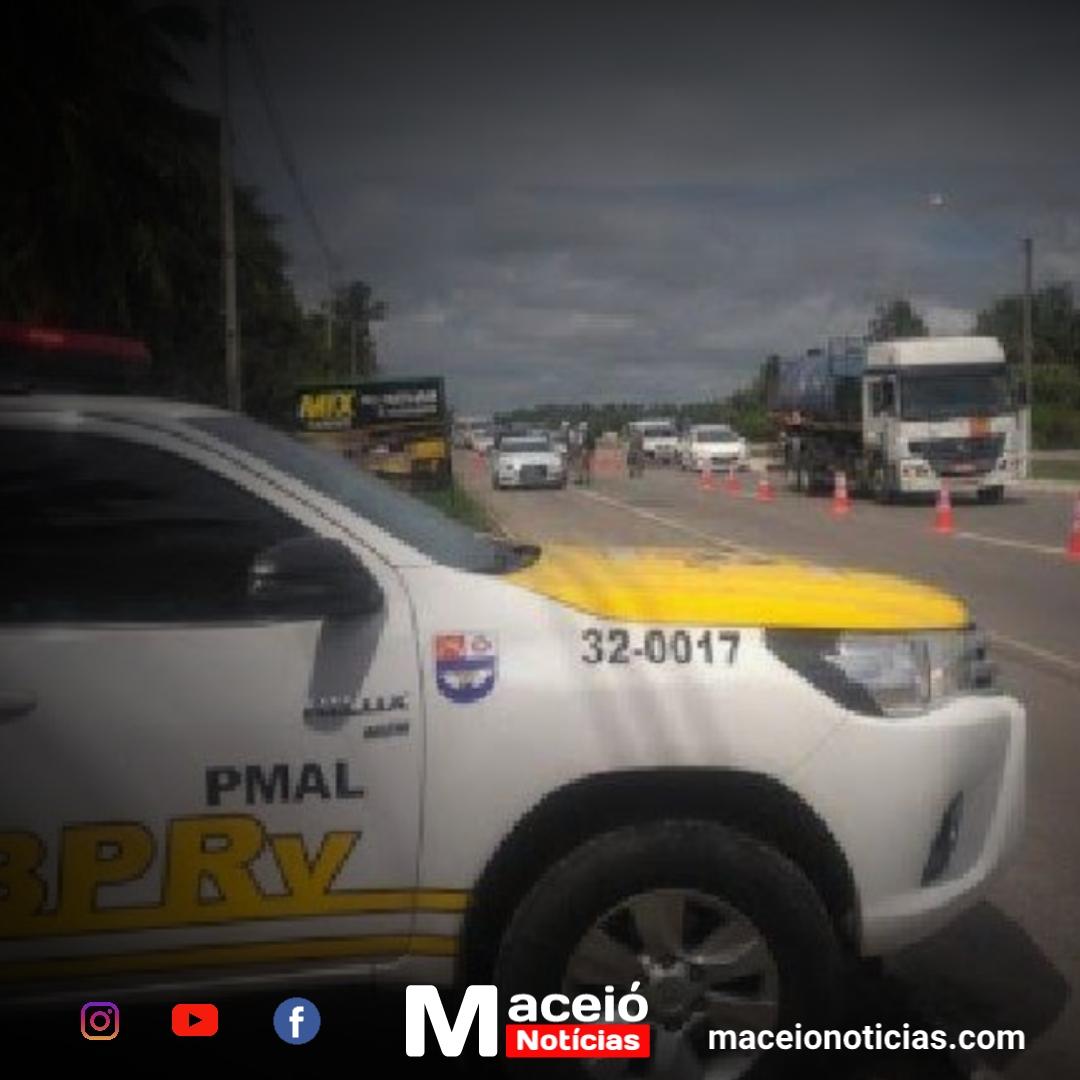 Motoristas embriagados são detidos em Maceió após fugir e resistir à Polícia