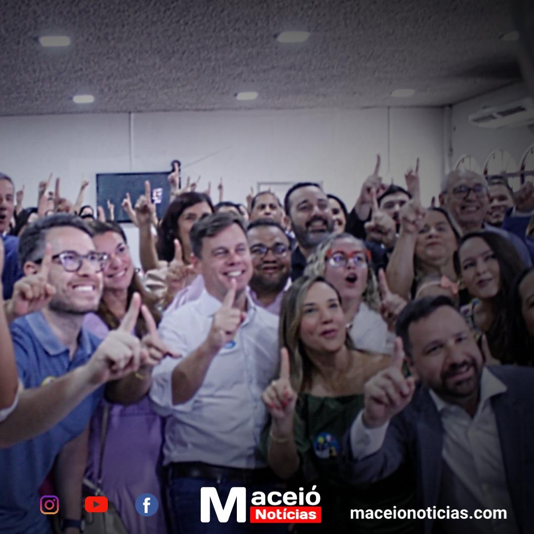 Almoço em apoio a Wagner Paes e Cláudia Medeiros reúne advogados na parte alta.