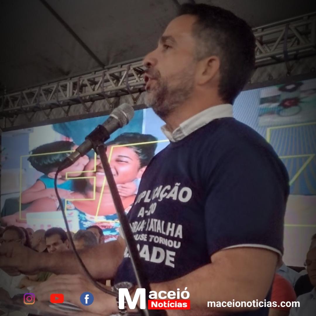 Governador garante bonificação extra para educadores