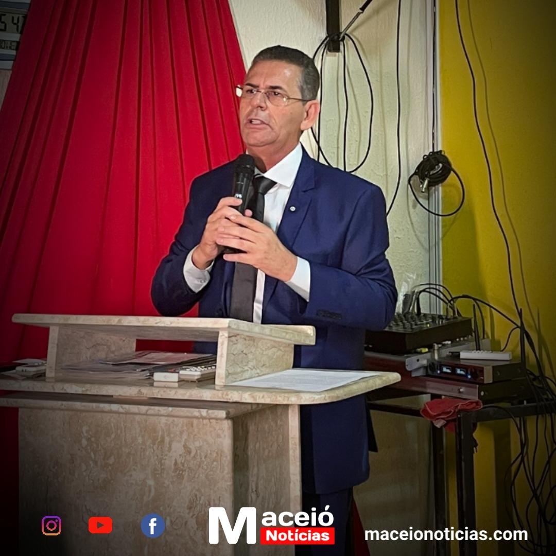 Géo Cruz toma posse como prefeito de Ibateguara