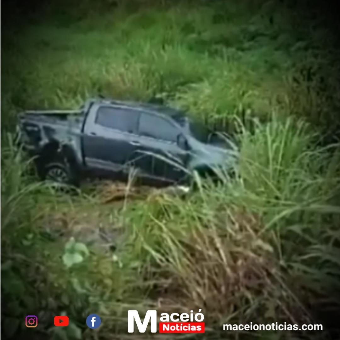 Marcos Silva, prefeito de Messias, sofre acidente de carro.