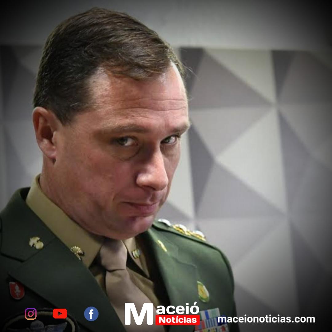 Família de Mauro Cid deixa o Brasil em silêncio e já curte os EUA via Panamá