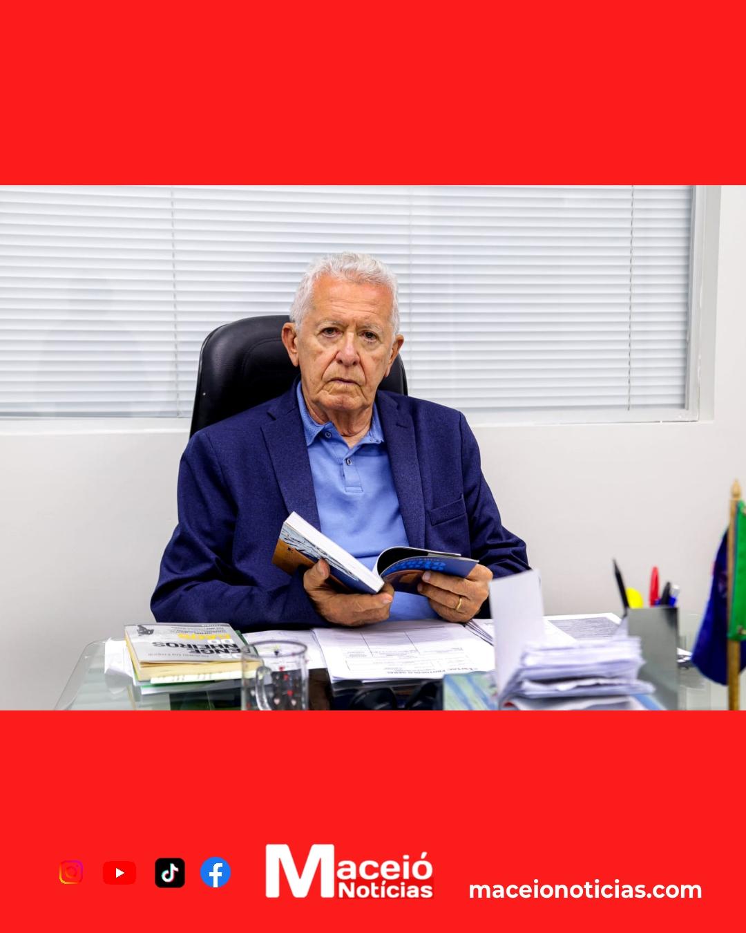 Homenagem ao Professor Douglas Apratto Tenório