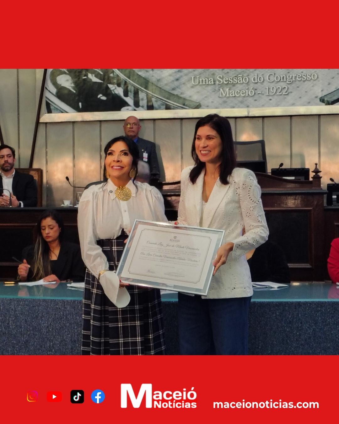Aninha Monteiro é homenageada na ALE pelo trabalho na divulgação do turismo 