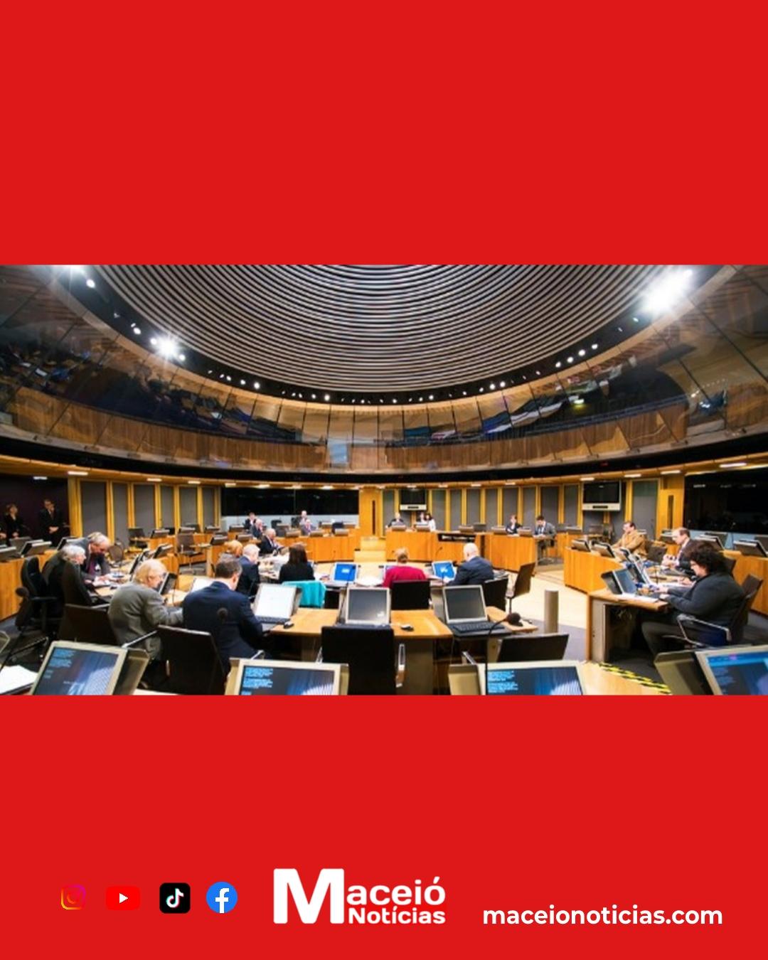 País de Gales aprova lei que pode cassar mandatos por fake news eleitorais e gera debate global