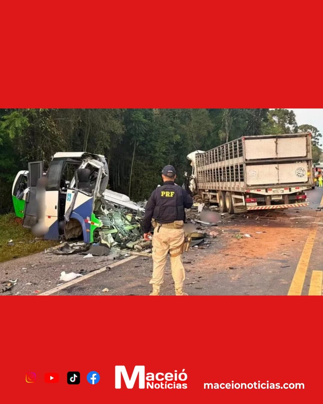 Tragédia no Paraná: colisão entre carreta e micro-ônibus deixa 23 mortos