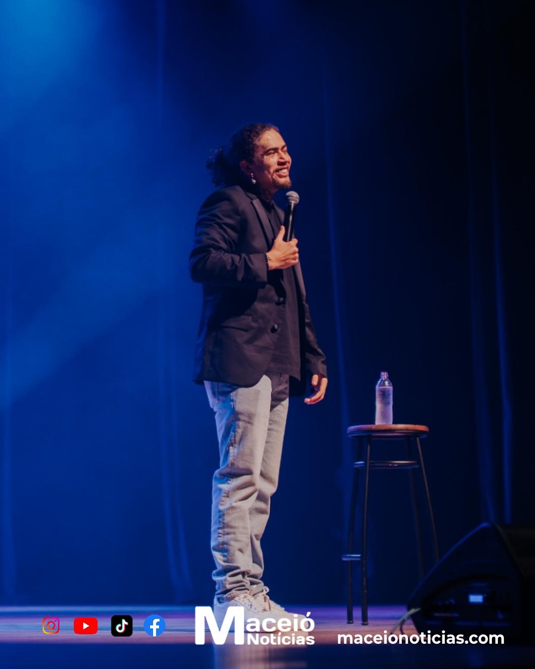Whindersson Nunes leva turnê “Isso Definitivamente Não É Um Culto” para Arapiraca com apresentação única.