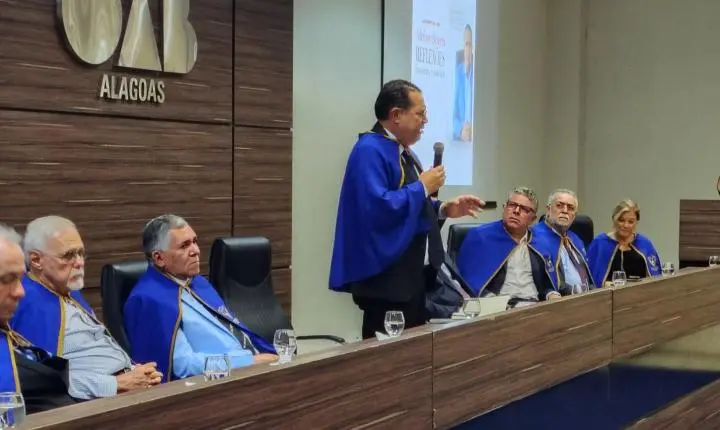 Adeílson Bezerra lança livro e movimenta cenário jurídico e político em Maceió