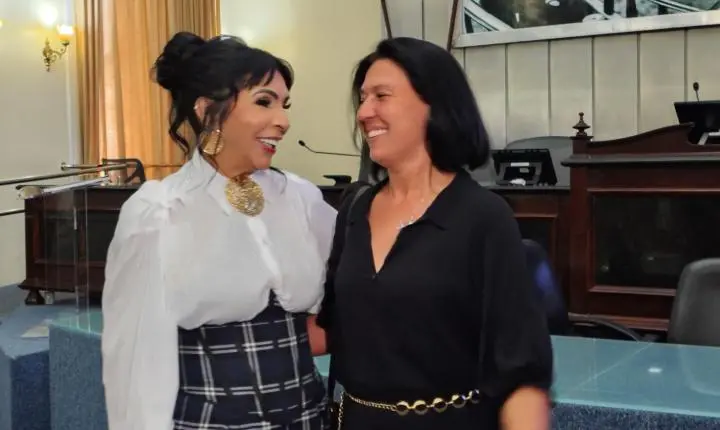 Aninha Monteiro é homenageada na ALE pelo trabalho na divulgação do turismo 