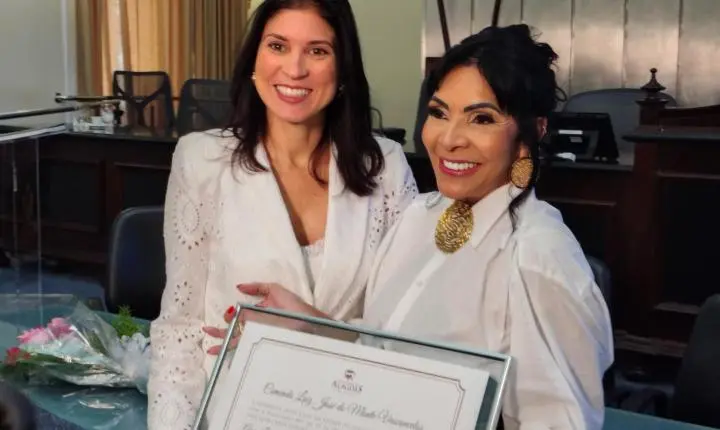 Aninha Monteiro é homenageada na ALE pelo trabalho na divulgação do turismo 