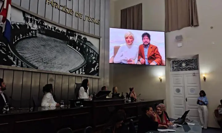 Aninha Monteiro é homenageada na ALE pelo trabalho na divulgação do turismo 