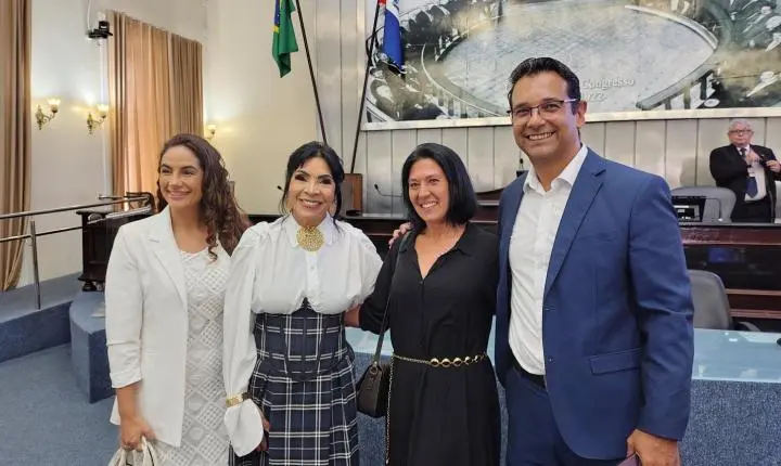 Aninha Monteiro é homenageada na ALE pelo trabalho na divulgação do turismo 