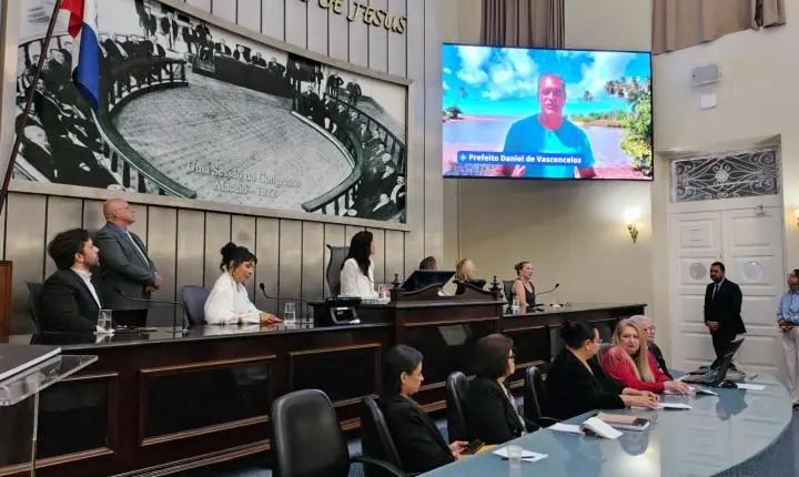 Aninha Monteiro é homenageada na ALE pelo trabalho na divulgação do turismo 