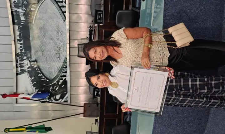 Aninha Monteiro é homenageada na ALE pelo trabalho na divulgação do turismo 