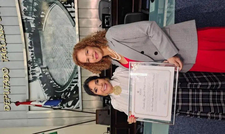 Aninha Monteiro é homenageada na ALE pelo trabalho na divulgação do turismo 
