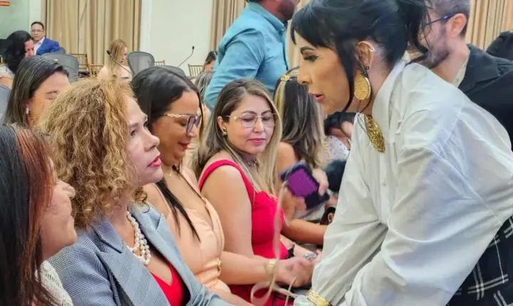 Aninha Monteiro é homenageada na ALE pelo trabalho na divulgação do turismo 