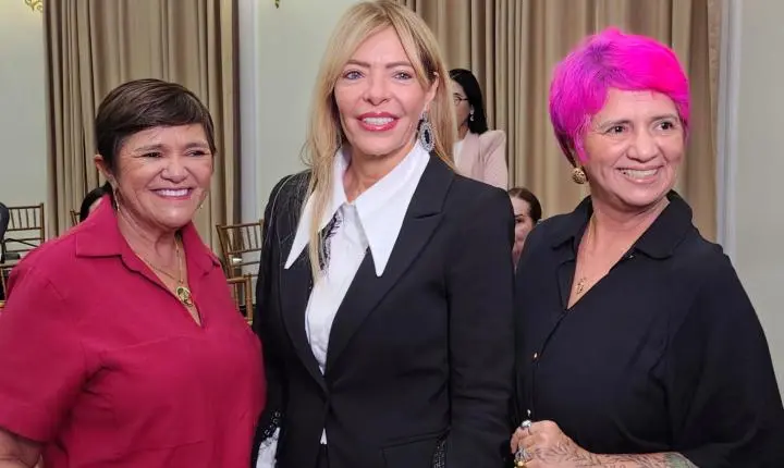 Aninha Monteiro é homenageada na ALE pelo trabalho na divulgação do turismo 
