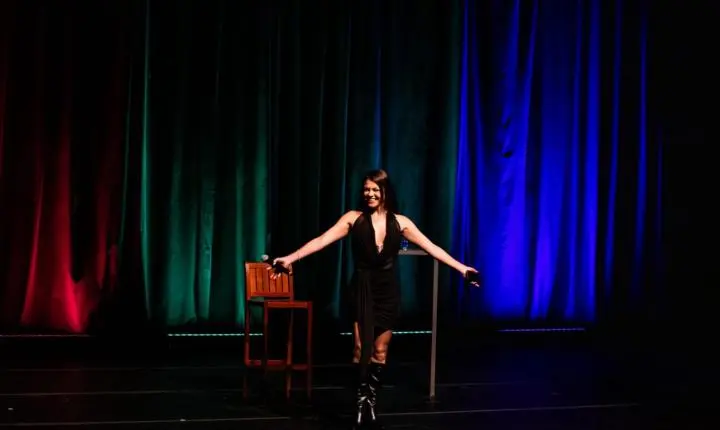 Bruna Louise apresenta show comemorativo de 15 anos em Maceió e Arapiraca
