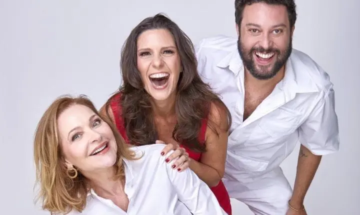 Comédia “Simples Assim” chega a Maceió com Alexandra Richter, Georgiana Góes e Pedroca Monteiro