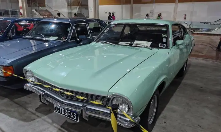 Encontro nacional de carros antigos movimentou Maceió com exposição e show da banda Pavilhão do Subúrbio