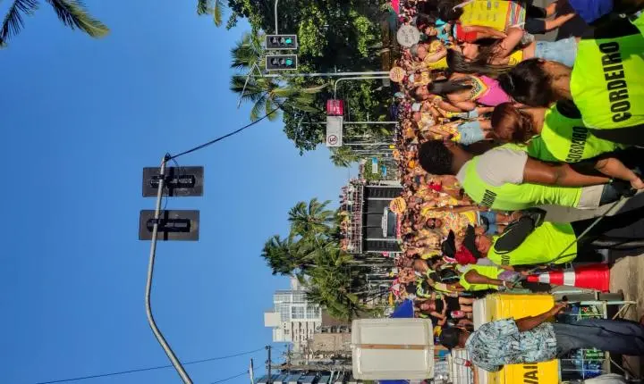 Folia tomou conta da orla de Maceió com grandes blocos e atrações nacionais