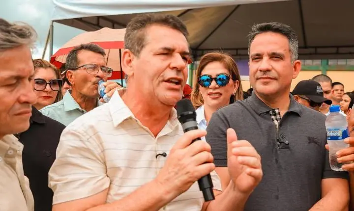 Géo Cruz e Paulo Dantas celebram entrega de 42 ruas pavimentadas e da Sala Saúde Até Você Digital em Ibateguara
