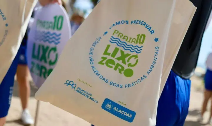 Governo de Alagoas marca presença em ação socioambiental na Praia do Francês