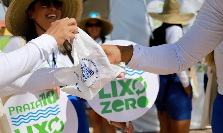 Governo de Alagoas marca presença em ação socioambiental na Praia do Francês