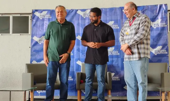 Jones Manoel defende aplicativo público, questiona a escala 6x1 e critica juros altos dos bancos em evento na UFAL