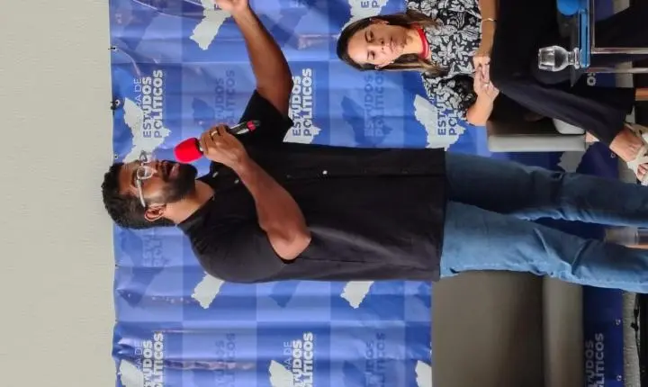 Jones Manoel defende aplicativo público, questiona a escala 6x1 e critica juros altos dos bancos em evento na UFAL