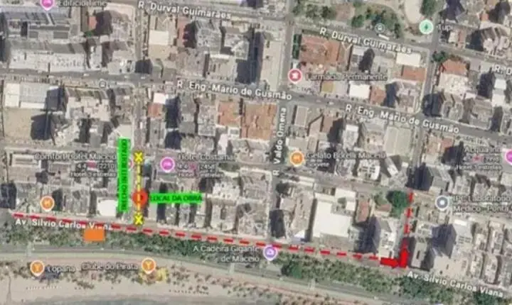 Obra emergencial de esgoto altera trânsito em rua da Ponta Verde