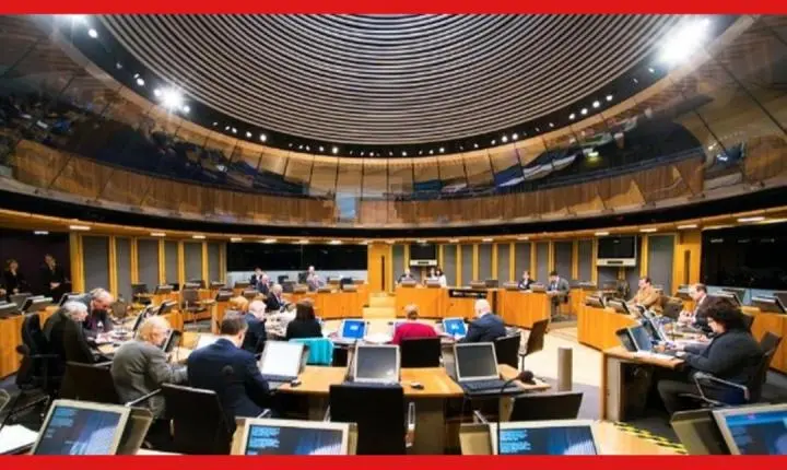 País de Gales aprova lei que pode cassar mandatos por fake news eleitorais e gera debate global