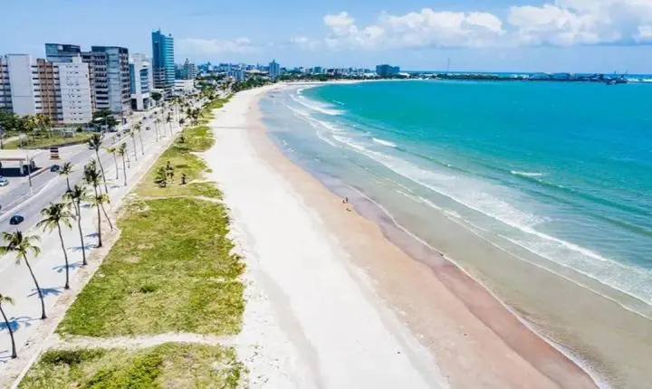 Praia da Avenida ganha protagonismo e se consolida como novo polo de investimentos em Maceió