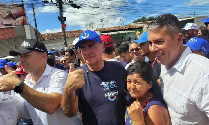 Renan Filho, Renan Calheiros e Paulo Dantas comandam adesivaço e caminhada em Arapiraca 