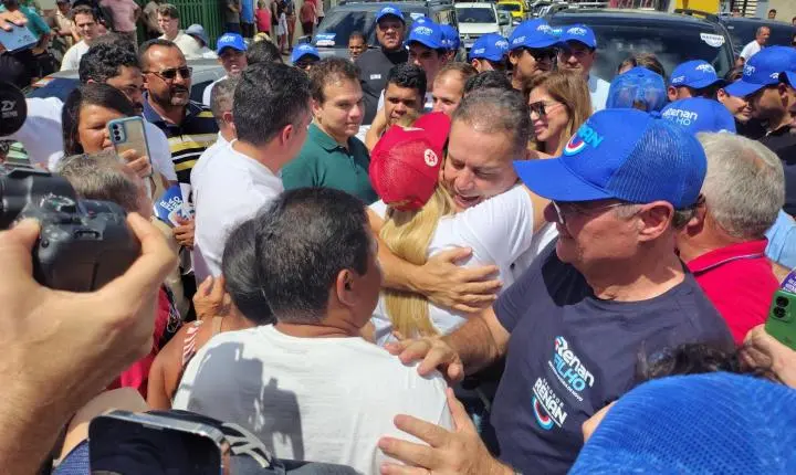 Renan Filho, Renan Calheiros e Paulo Dantas comandam adesivaço e caminhada em Arapiraca 