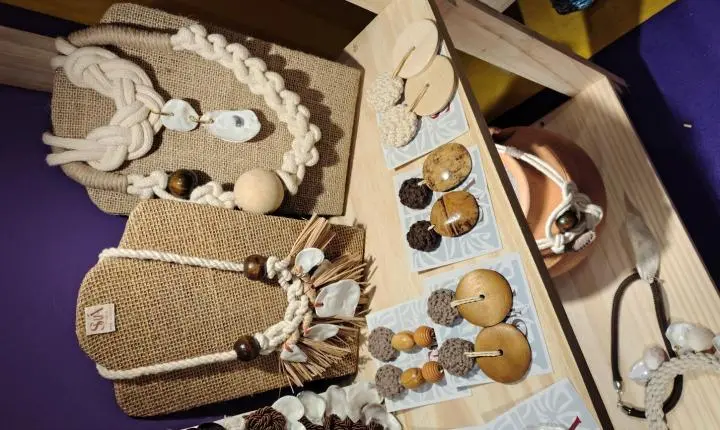 SHIÁ leva biojoias autorais da Barra de São Miguel à ARTNOR, em Maceió, no Jaraguá