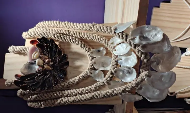 SHIÁ leva biojoias autorais da Barra de São Miguel à ARTNOR, em Maceió, no Jaraguá