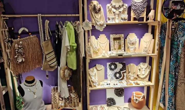 SHIÁ leva biojoias autorais da Barra de São Miguel à ARTNOR, em Maceió, no Jaraguá