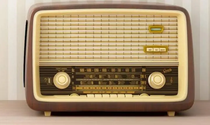 TRE aponta possível infração eleitoral por pedido de voto em programa de rádio familiar de João Caldas Filho 